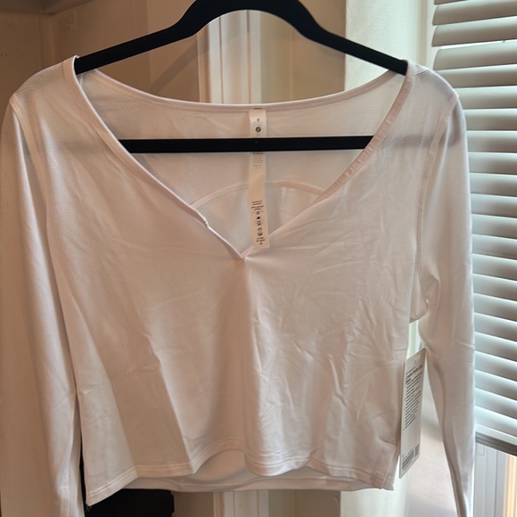 WOMENS LULULEMON CROPPED HELNEY LONG SLEEVE - Picture 2 of 2